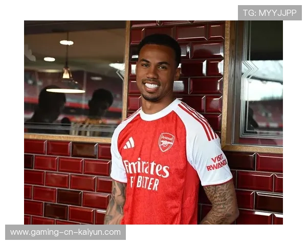 阿森纳马丁内利底线急停转身助攻加布里埃尔得分：一场经典的英超精彩瞬间