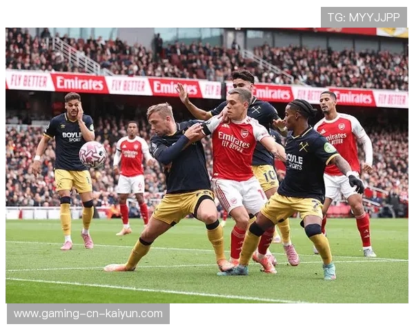 萨卡中场突破后直塞致命球